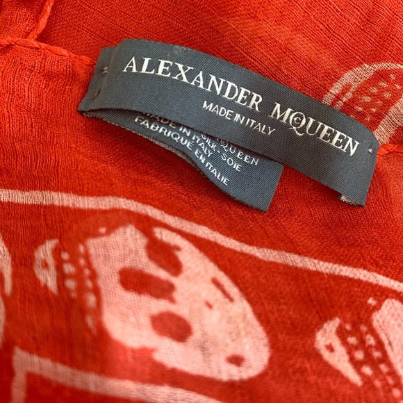 Authentic Alexander McQueen skull scarf - Picture 1 of 2